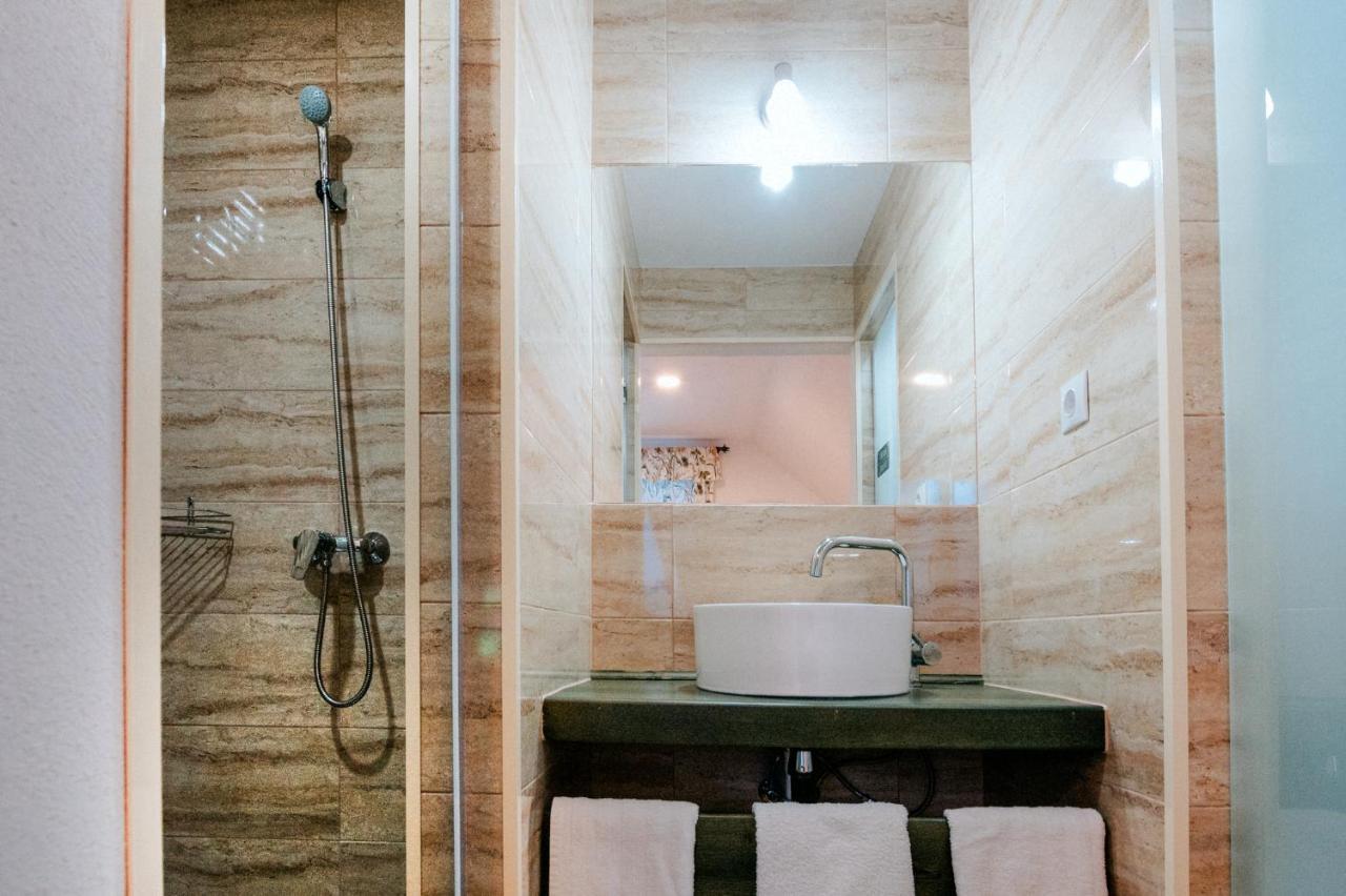 Bed and Breakfast Kadarhaz Vlahita Exteriér fotografie