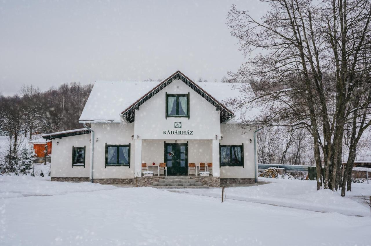 Bed and Breakfast Kadarhaz Vlahita Exteriér fotografie