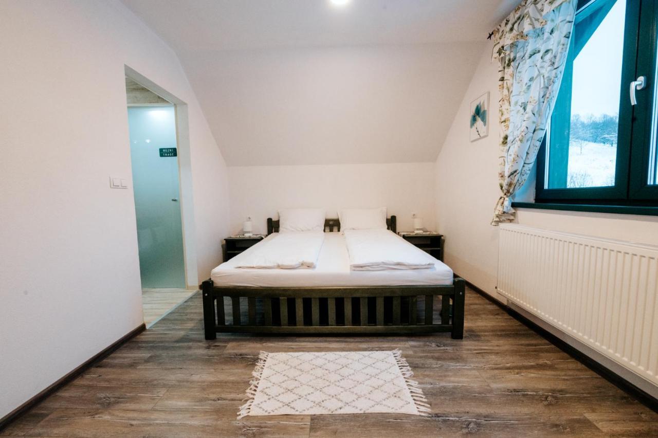 Bed and Breakfast Kadarhaz Vlahita Exteriér fotografie
